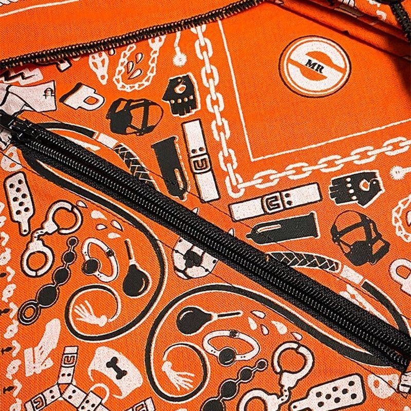 Zipper pocket neck hanky