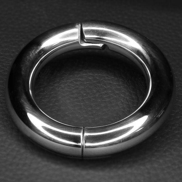 Ze Hinged Magnetic Cockring/Ballstretcher 12076