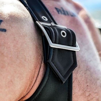 Buckle berlin bar vest