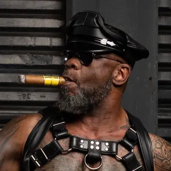 Gorra de cuero fetish Mr S Leather, visera mate | Dark-Ink
