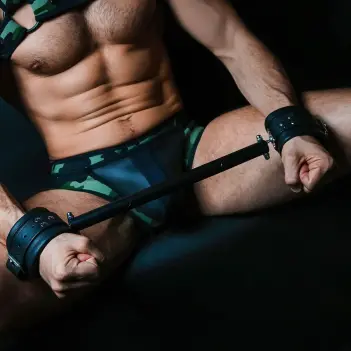 Entrave BDSM Deluxe Pranger DARKLINE, acier mat, 1,5 kg | Dark-Ink