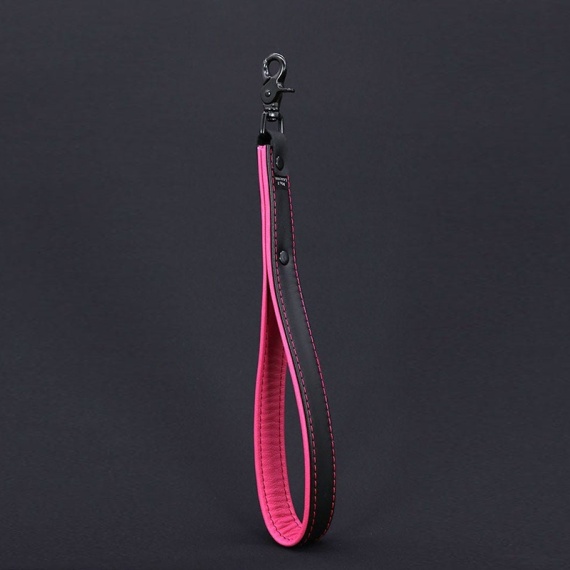 Hardline Short Leash Pink