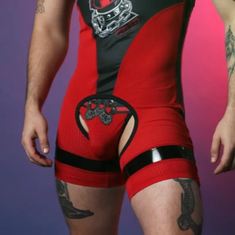 Jockstrap CB13 Dark Pup Rojo, emblemas pup en anillas | Dark-Ink