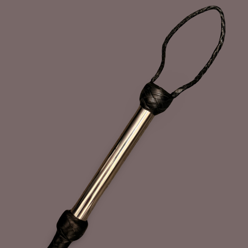 EAST BULLWHIP – LÁTIGO DE CUERO CON MANGO DE ACERO