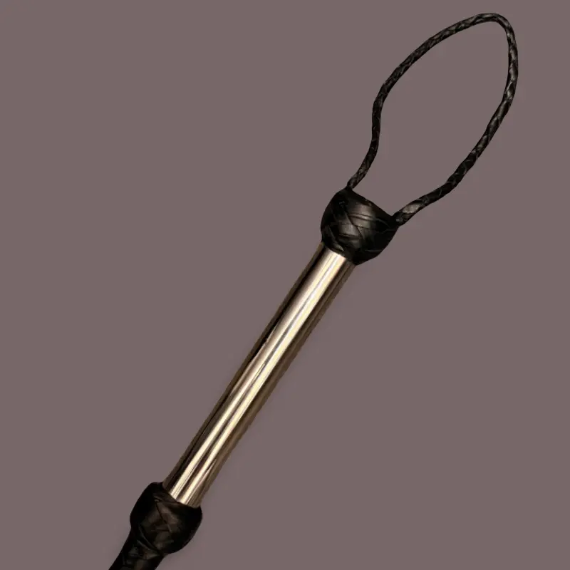 Fouet cuir DARKLINE Beast Bullwhip, manche acier inox | Dark-Ink