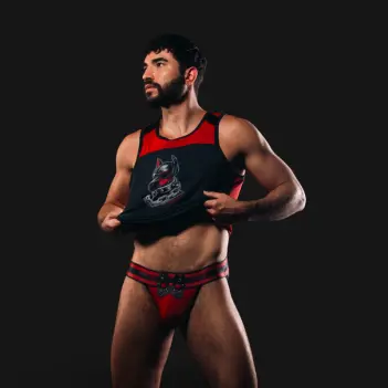 Jockstrap CB13 Dark Pup Rojo, emblemas pup en anillas | Dark-Ink