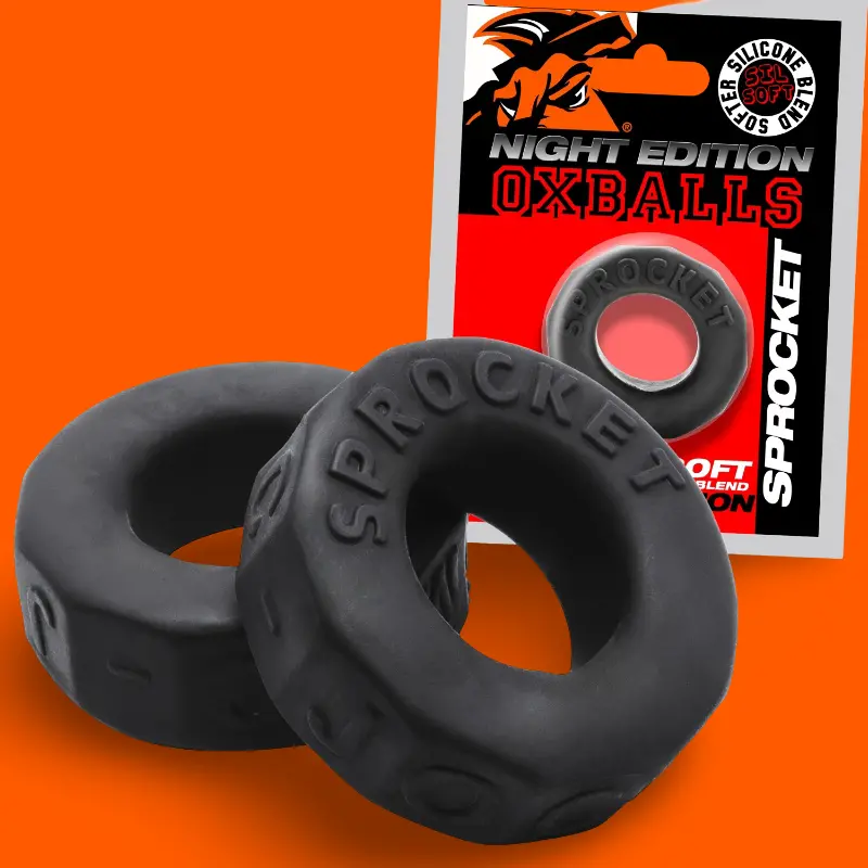 OXBALLS SPROCKET: wide, cushioned cockring for a stable hold. Choose Black flexTPR or the matte Night Edition with its softer, s