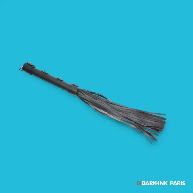 665 Leather Flogger de cuero vegano negro | Dark-Ink