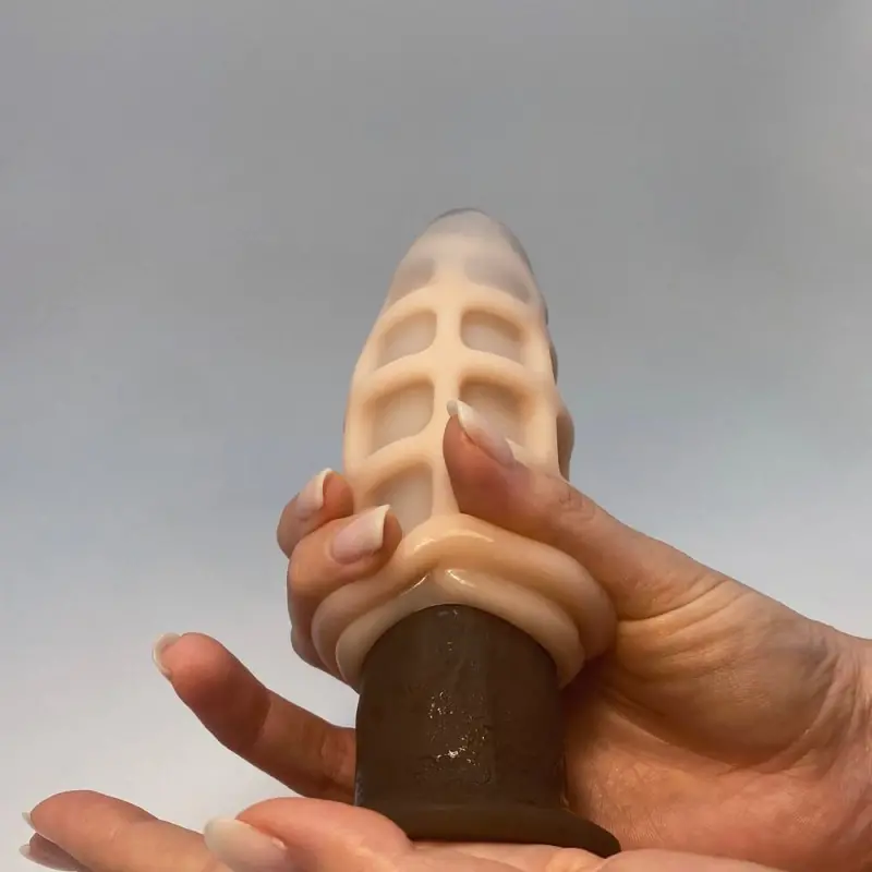 Masturbador anal mini Alive BDSM en TPE extensible flesh | Dark-Ink