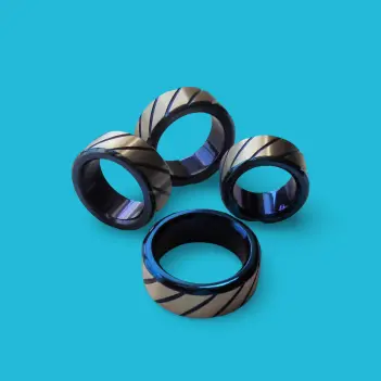 DARKLINE Blue Ripple Cockring – Gebürsteter Stahl & Blau | Dark-Ink